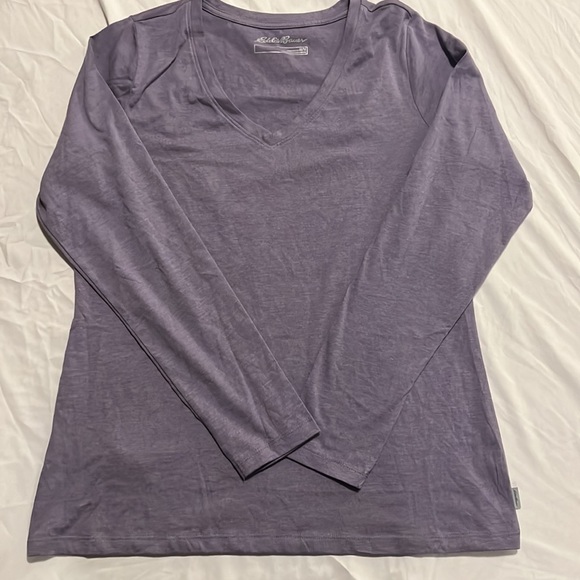 ⭐️3/$30⭐️Eddie Bauer, long sleeve V-neck shirt - Picture 6 of 8